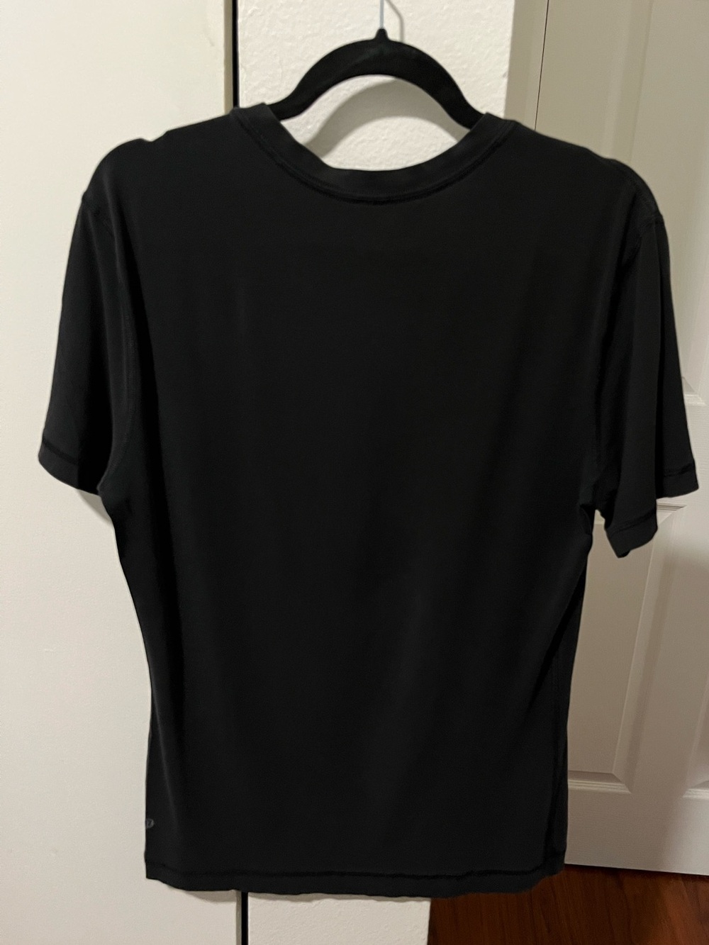 lululemon athletica Men's Black V-Neck Tee - Picture 3 of 5